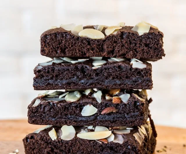 Şekersiz Muzlu Fit Brownie Tarifi Sağlıklı Tatlı