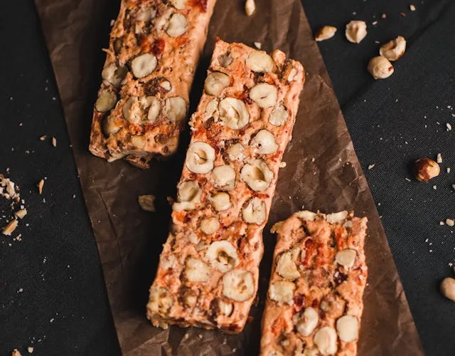 Enerjini Doğadan Al: Fırınsız Bademli Granola Bar