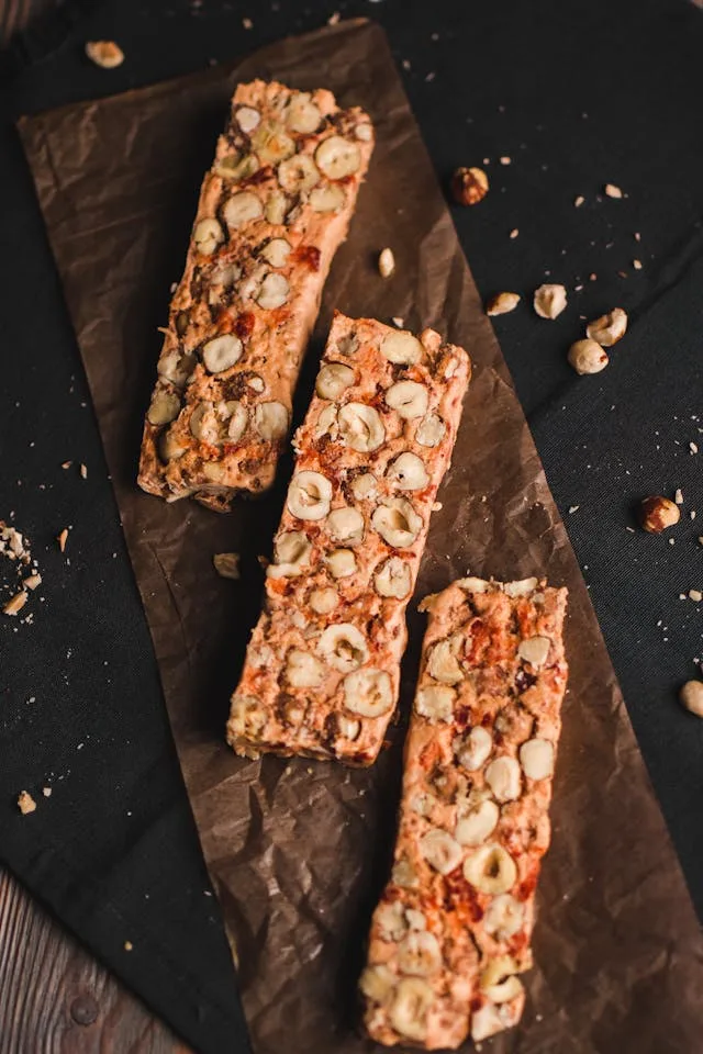 Enerjini Doğadan Al: Fırınsız Bademli Granola Bar