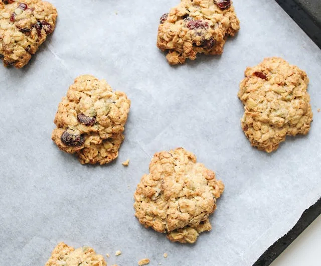 3 Malzemeyle Sağlıklı Tatlı: Muzlu Yulaf Kurabiyesi