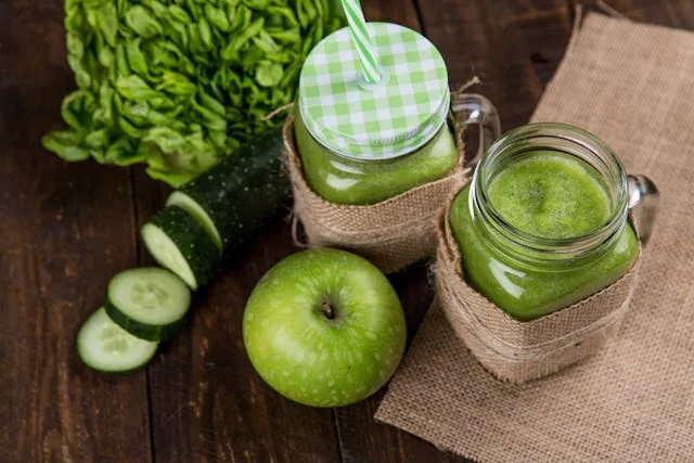 Detoks Suyu Tarifi – Limon, Zencefil ve Naneli Fit İçecek