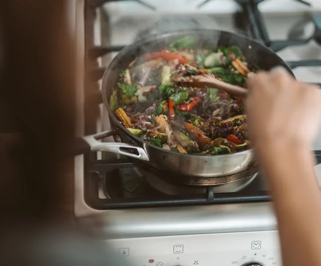 Yüksek Proteinli Asya Usulü Tavuklu Fit Yemek