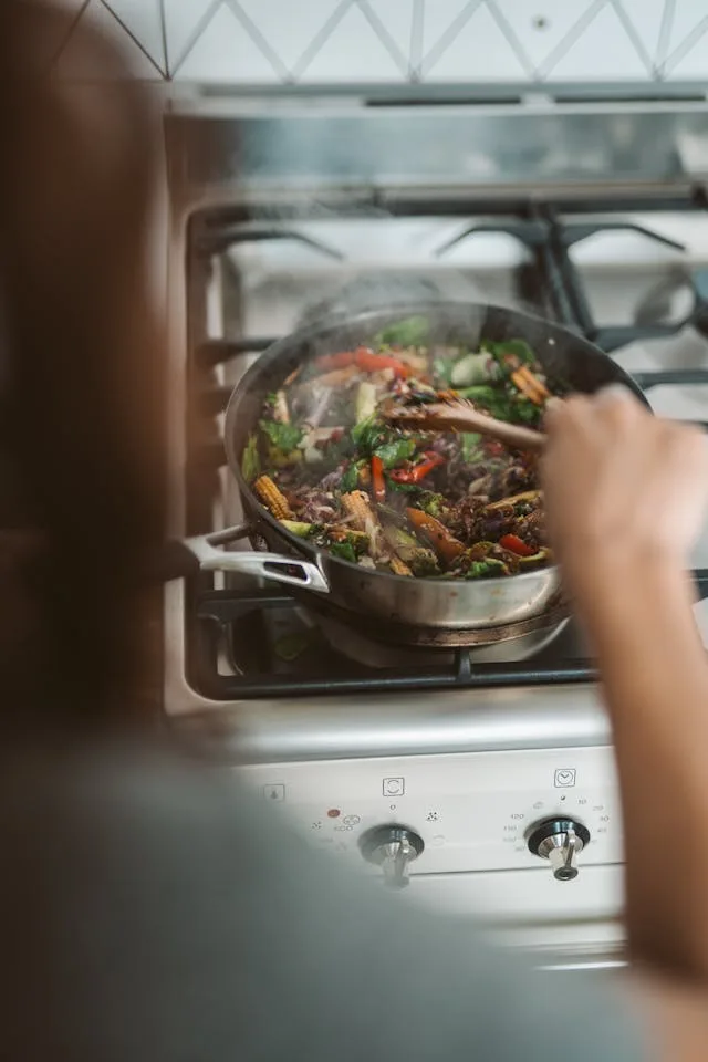 Asya’dan Gelen Enerji: Tavuklu Brokoli Stir-Fry