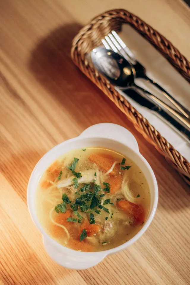 Soğuk Günlerin Enerji Deposu: Sebzeli Mercimek Yahnisi